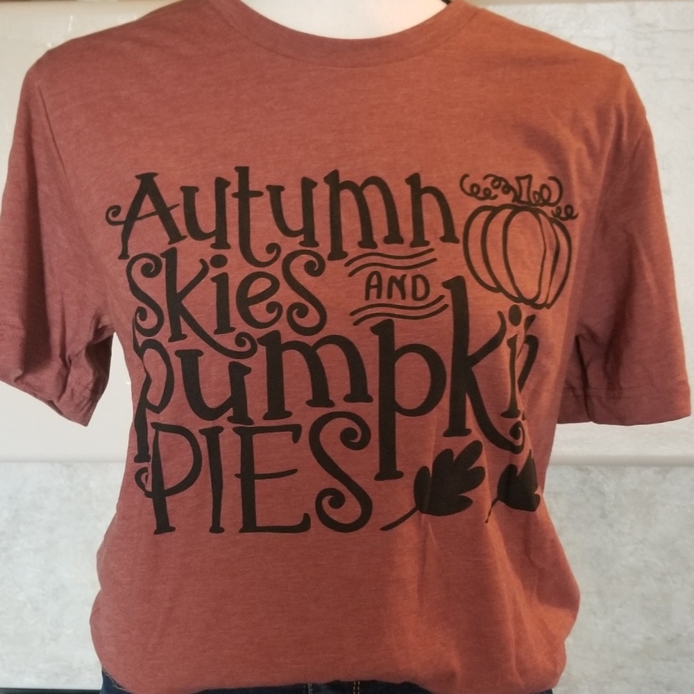 *MEDIUM ONLY* Fall graphic tee NWT - Picture 2 of 5